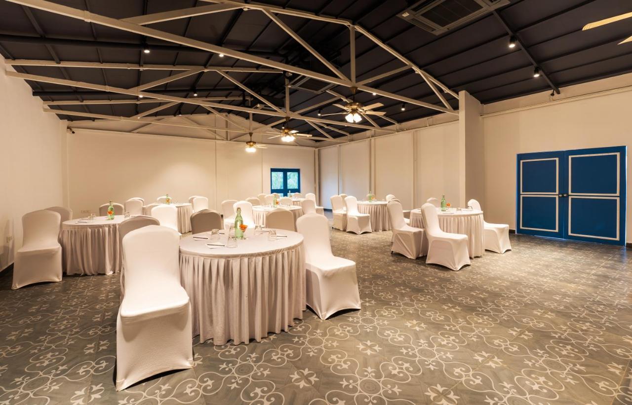 Zone Connect By The Park Calangute Hotel Old Goa Exterior photo